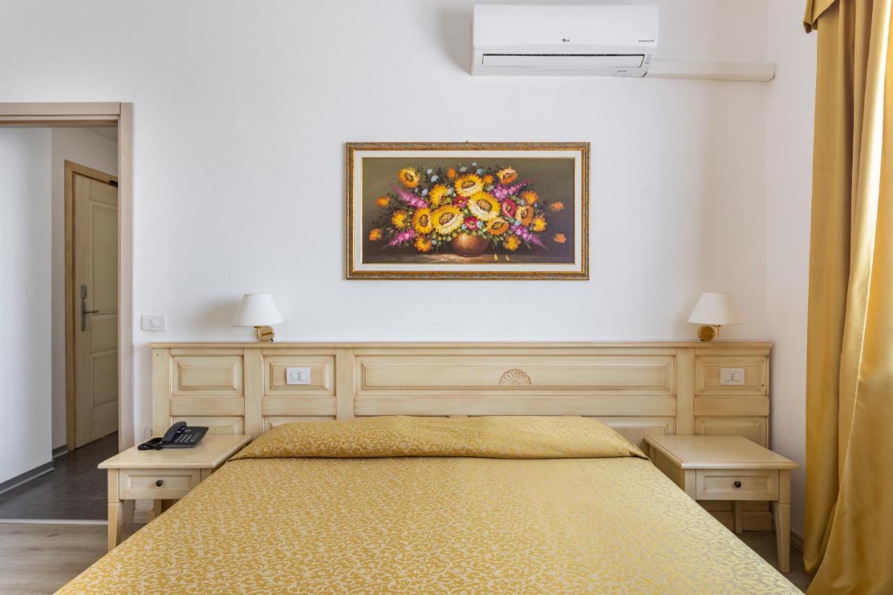 Rodia Inn Ористано Екстериор снимка