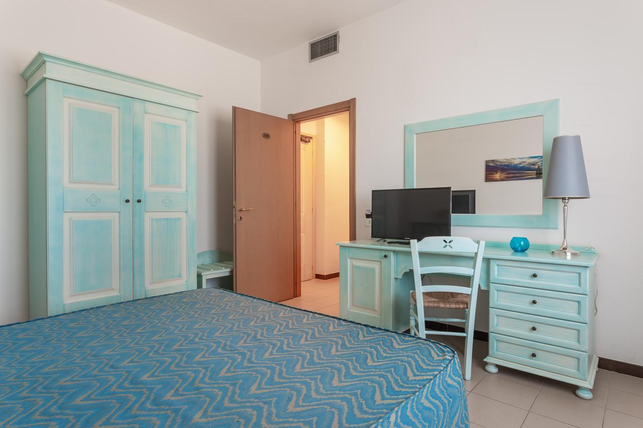Rodia Inn Ористано Екстериор снимка
