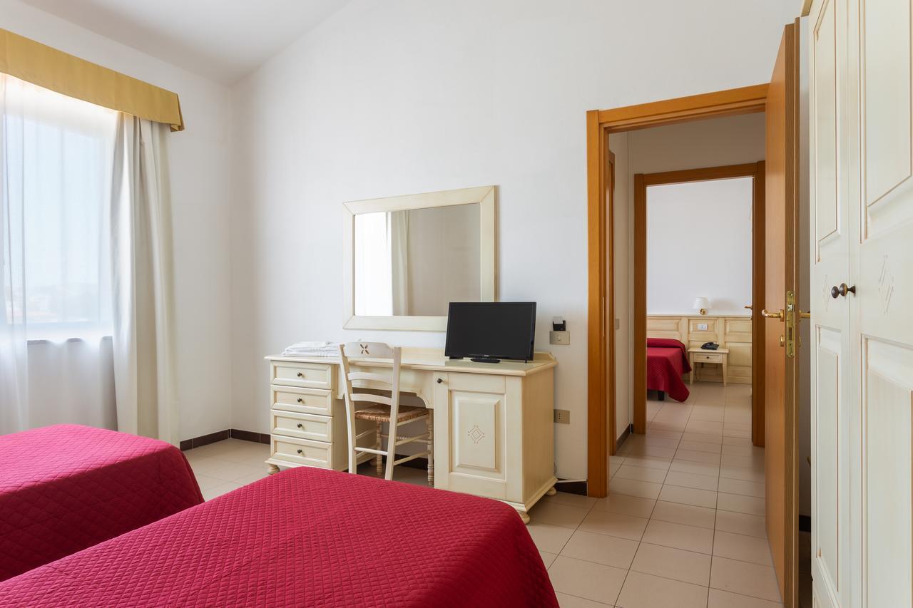 Rodia Inn Ористано Екстериор снимка
