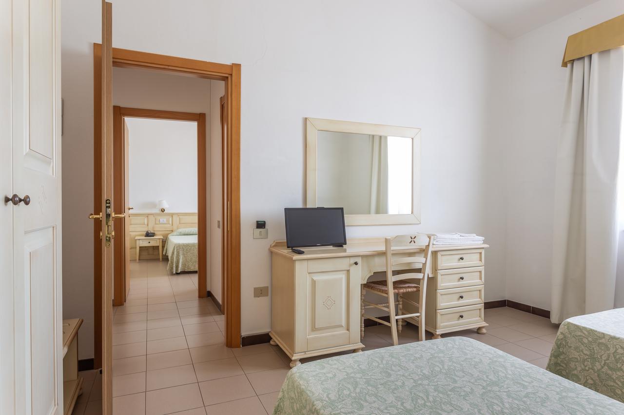 Rodia Inn Ористано Екстериор снимка