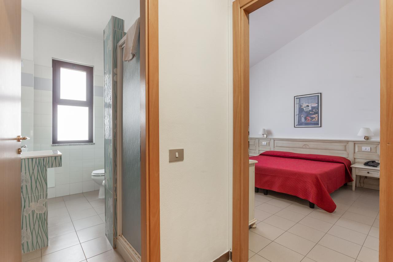 Rodia Inn Ористано Екстериор снимка