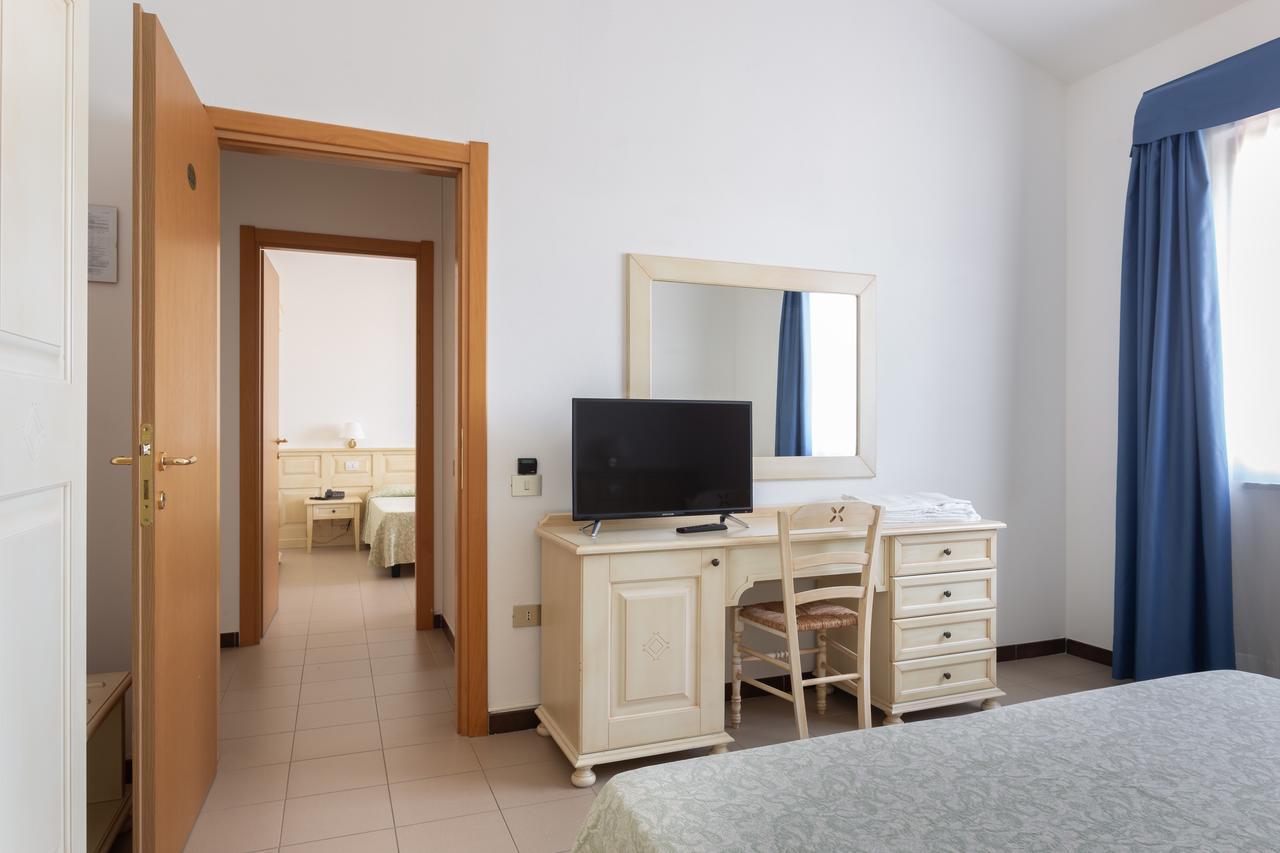 Rodia Inn Ористано Екстериор снимка