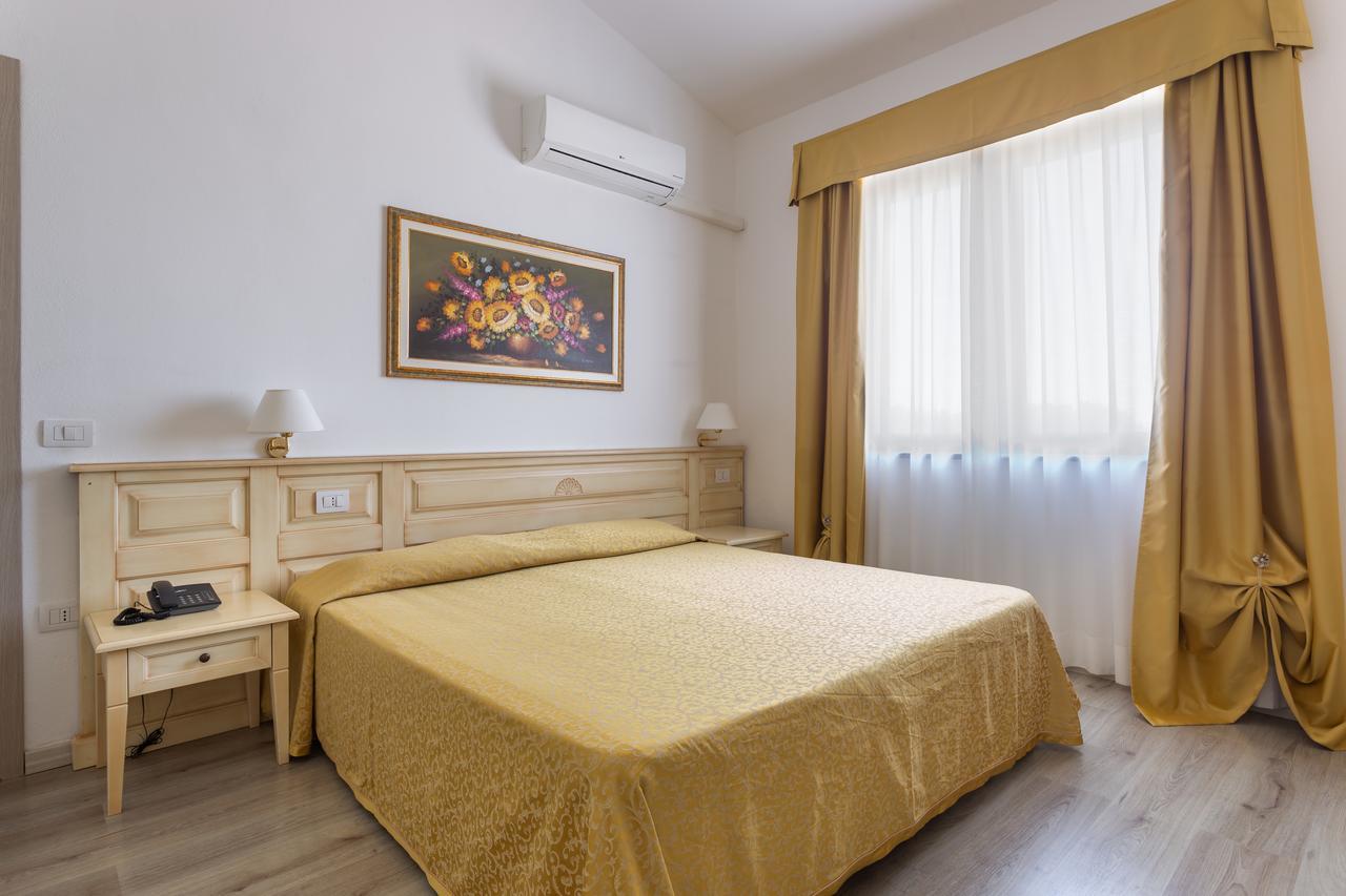 Rodia Inn Ористано Екстериор снимка