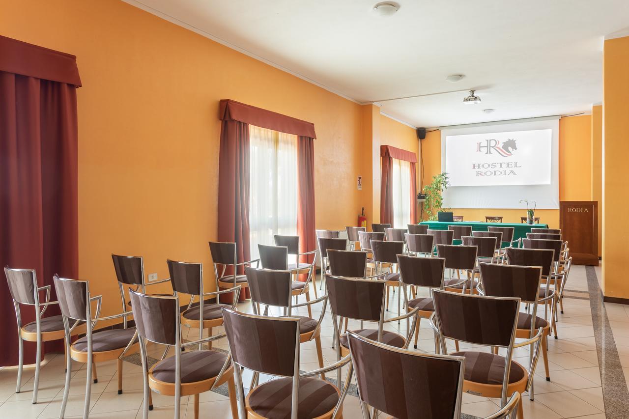 Rodia Inn Ористано Екстериор снимка