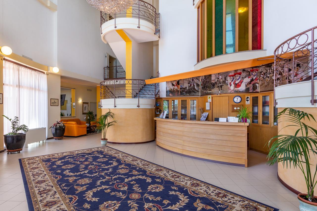 Rodia Inn Ористано Екстериор снимка