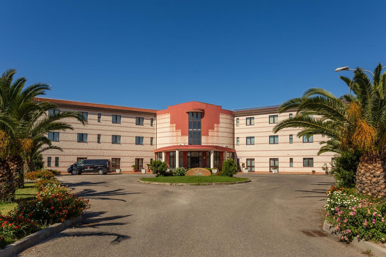 Rodia Inn Ористано Екстериор снимка
