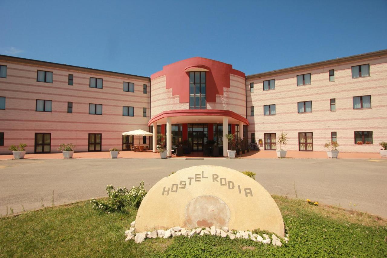 Rodia Inn Ористано Екстериор снимка